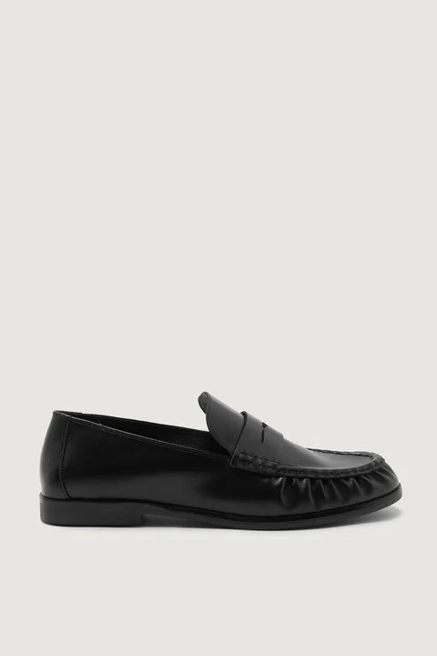 Assembly Label Avenue Leather Loafer | Black