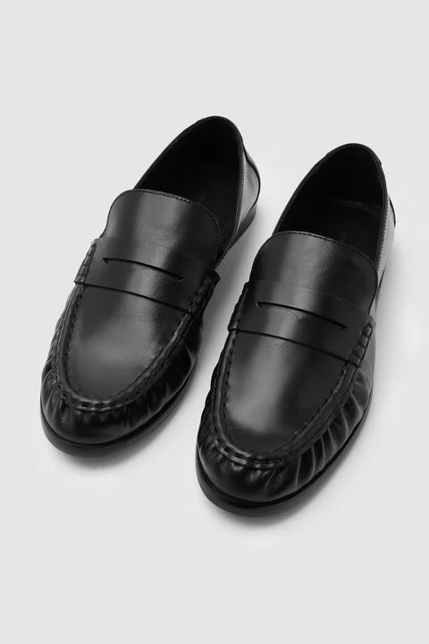 Assembly Label Avenue Leather Loafer | Black