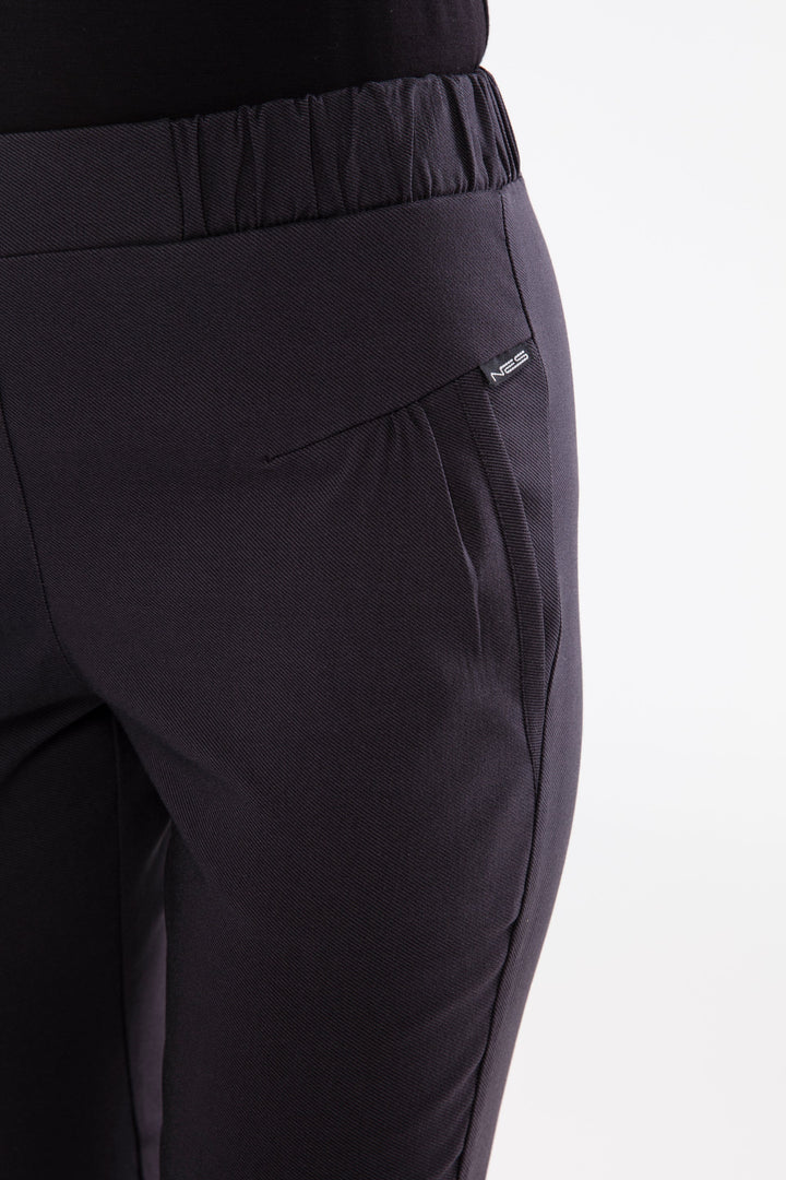Nes Dartsta Pants | Black