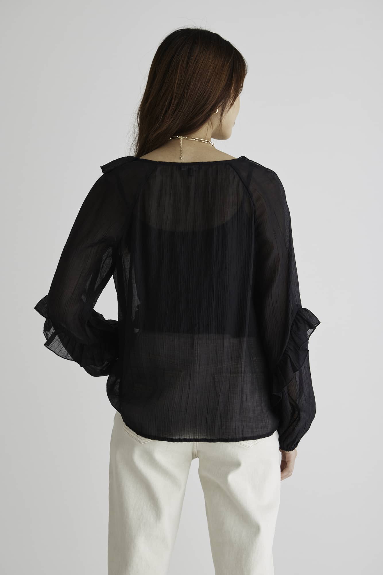 The Daily Sheer Textured Frill Top is available in classic black. It features a stunning neckline with frill and a tie details and lovely frill sleeves to match. A great wardrobe staple for when you just aren't sure what to wear !  Frill details Tie v neckline 90% Tencel, 10% Polyester