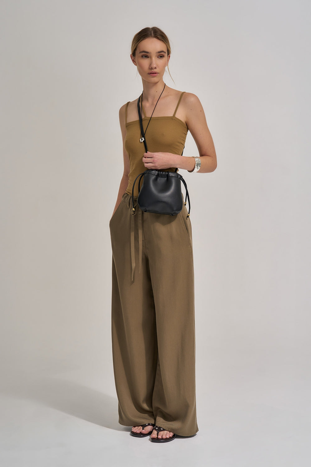 Brie Leon Halle Crossbody | Black