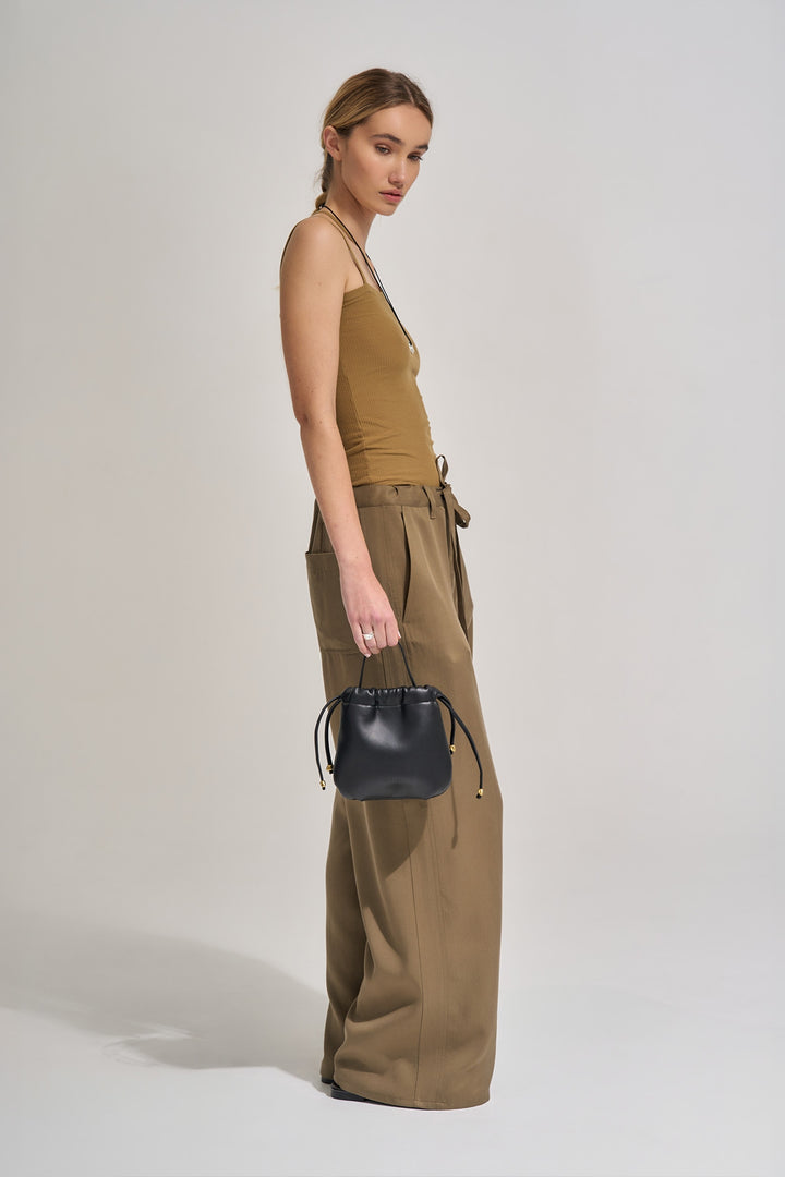 Brie Leon Halle Crossbody | Black