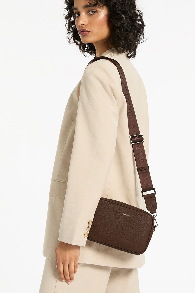 Status Anxiety Plunder With Webbed Strap Bag | Cocoa