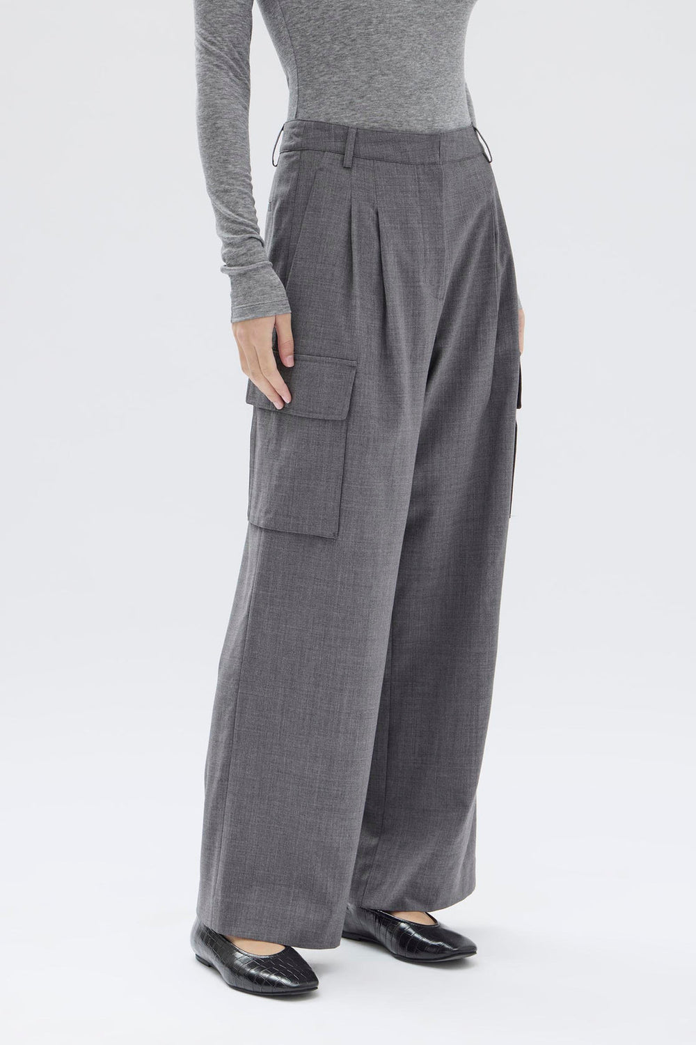 Assembly Label Isara Wool Cargo Pant | Charcoal