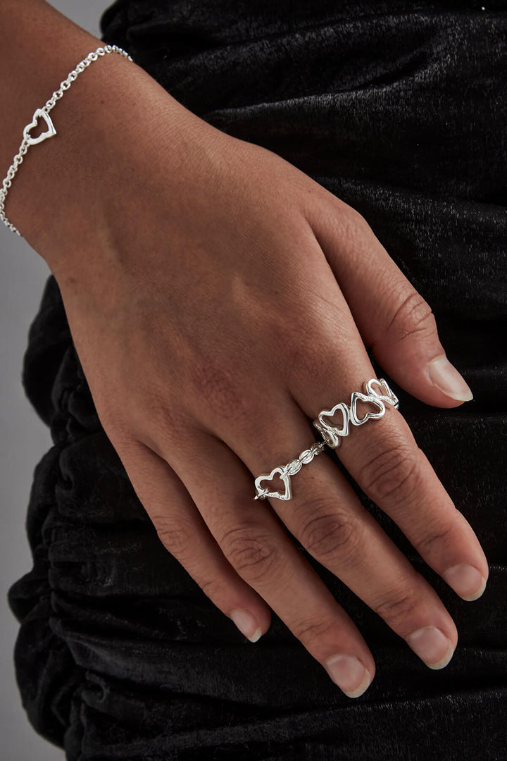 Stolen Girlfriends Band Of Melted Hearts Ring | Silver