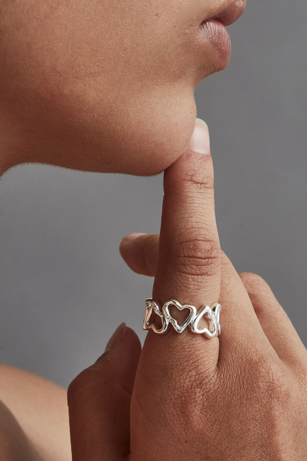 Stolen Girlfriends Band Of Melted Hearts Ring | Silver