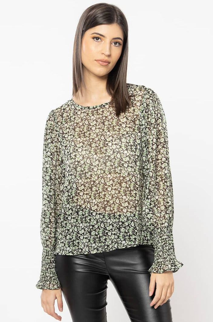 Introducing The Leila + Luca Timely Top now available in a stunning green floral print. Always a best selling style for its simplicity and easy wearing the timely top features a crew neckline and shirred elasticated cuff sleeves. It will become your go to piece from a night out to lunch with the girls ! 100% polyester  Shirred cuffs Crew neckline 8,10,12,14