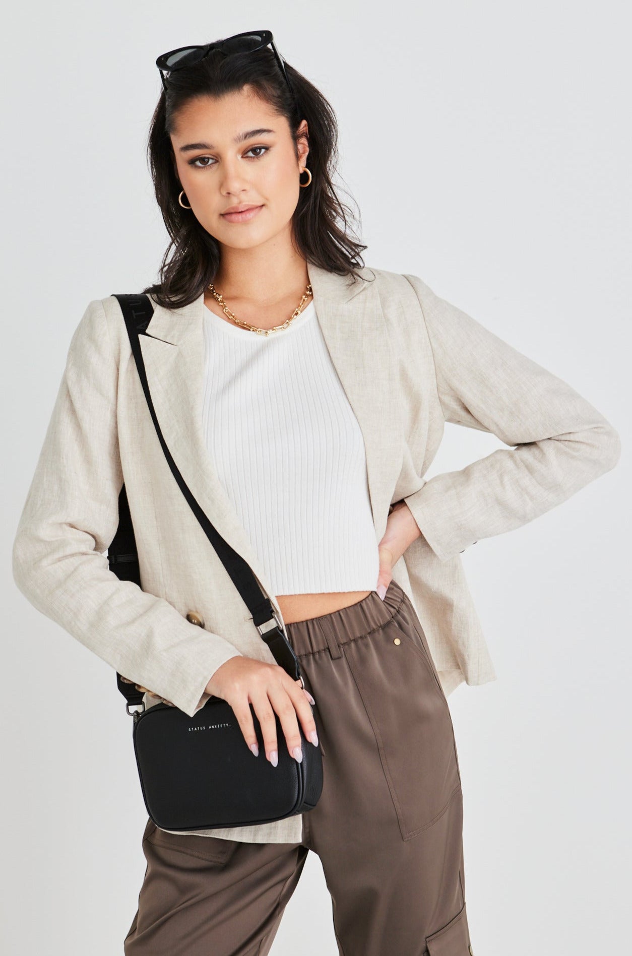 The Atlas Linen blazer by RE:Union will be in hot demand all year around! Complete any outfit with this luscious linen look. Pair this look with some jeans or work pants for a chic and contemporary vibe.   Classic Blazer Single Button Fastening  Lined 100% Linen