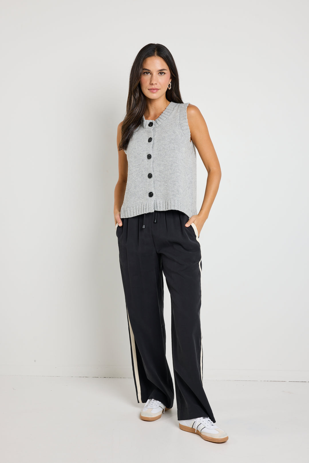 Stories Be Told Stamp Crewneck Knit Vest Top | Grey Marle