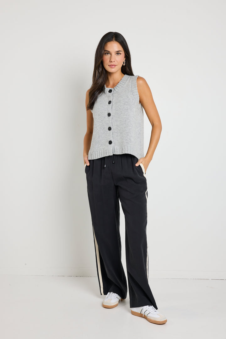 Stories Be Told Stamp Crewneck Knit Vest Top | Grey Marle