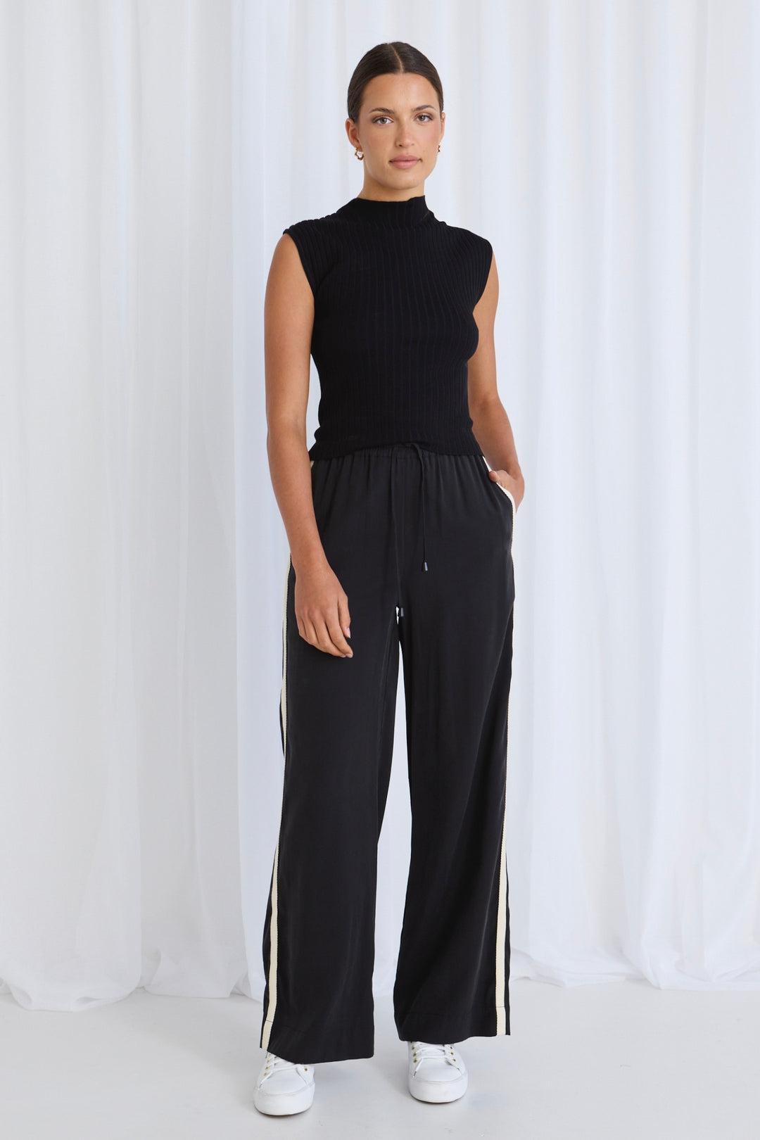 Stories Be Told Townie Pant | Black