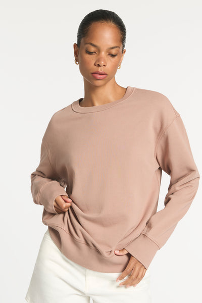 This classic crew will be your new go to as the temperature starts to drop. Made from 400gsm brushed french terry cotton for max comfort, premium feel and great breathability that can be worn all year round.  100% French Terry brushed cotton 400gsm  Dropped shoulder, relaxed fit Ribbed crew neck Ribbed cuffs and hem for a secure fit Branded side seam pip label detail