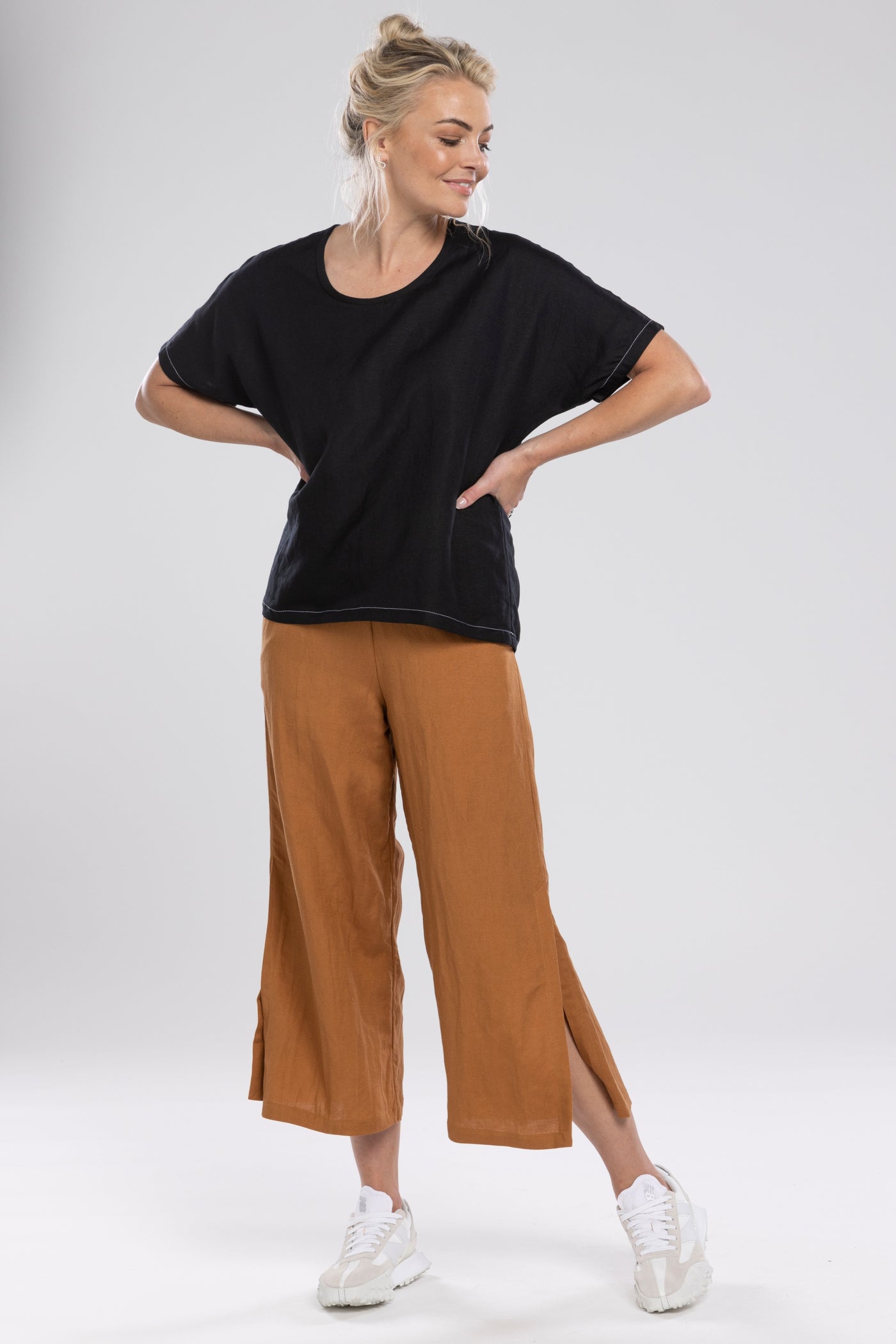 Ultimate in comfort & style!  The division Linen pant a NES Fav and a go to transeasonal pant. perfect for travelling and great to dress up or down. 