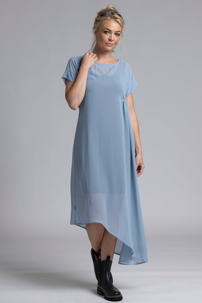 A multi-seasonal, versatile style perfect for casual or formal occasions  Wear it down, draped across the front, or up at the side  Adjusts with side button & hem loopers  Style with our Mid Lattice slip, sneakers or a simple heel for a dressy look  Composition: 100 % poly chiffon