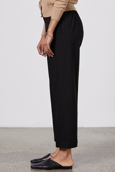 LAING HARDY CROPPED PANTS  The Laing Hardy Cropped Pants are a cropped version of the Laing Chaplain Pants.